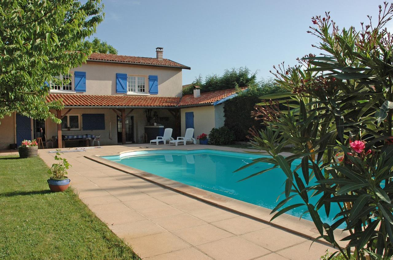 Bed and Breakfast Le Relais Du Grand Logis Civrieux Экстерьер фото