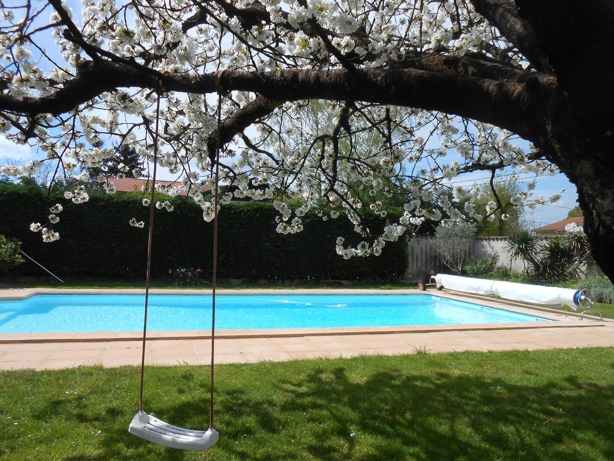 Bed and Breakfast Le Relais Du Grand Logis Civrieux Экстерьер фото