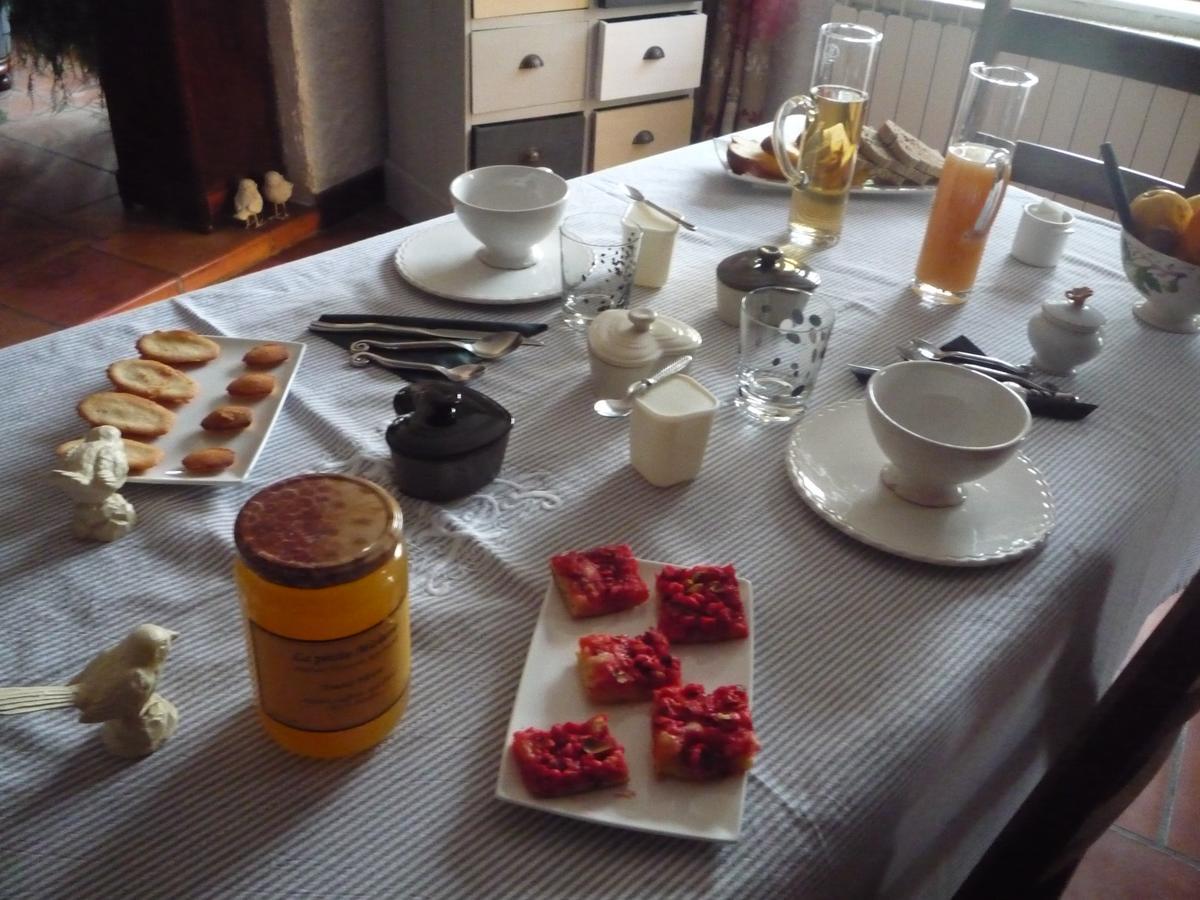 Bed and Breakfast Le Relais Du Grand Logis Civrieux Экстерьер фото