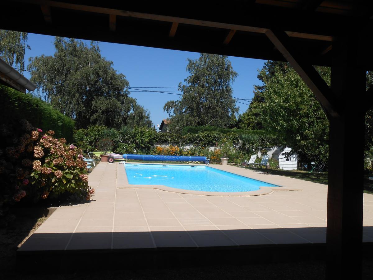 Bed and Breakfast Le Relais Du Grand Logis Civrieux Экстерьер фото