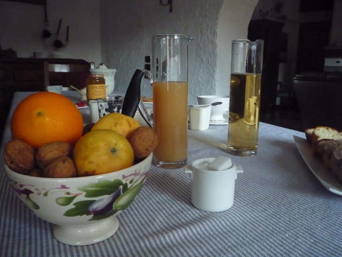 Bed and Breakfast Le Relais Du Grand Logis Civrieux Экстерьер фото