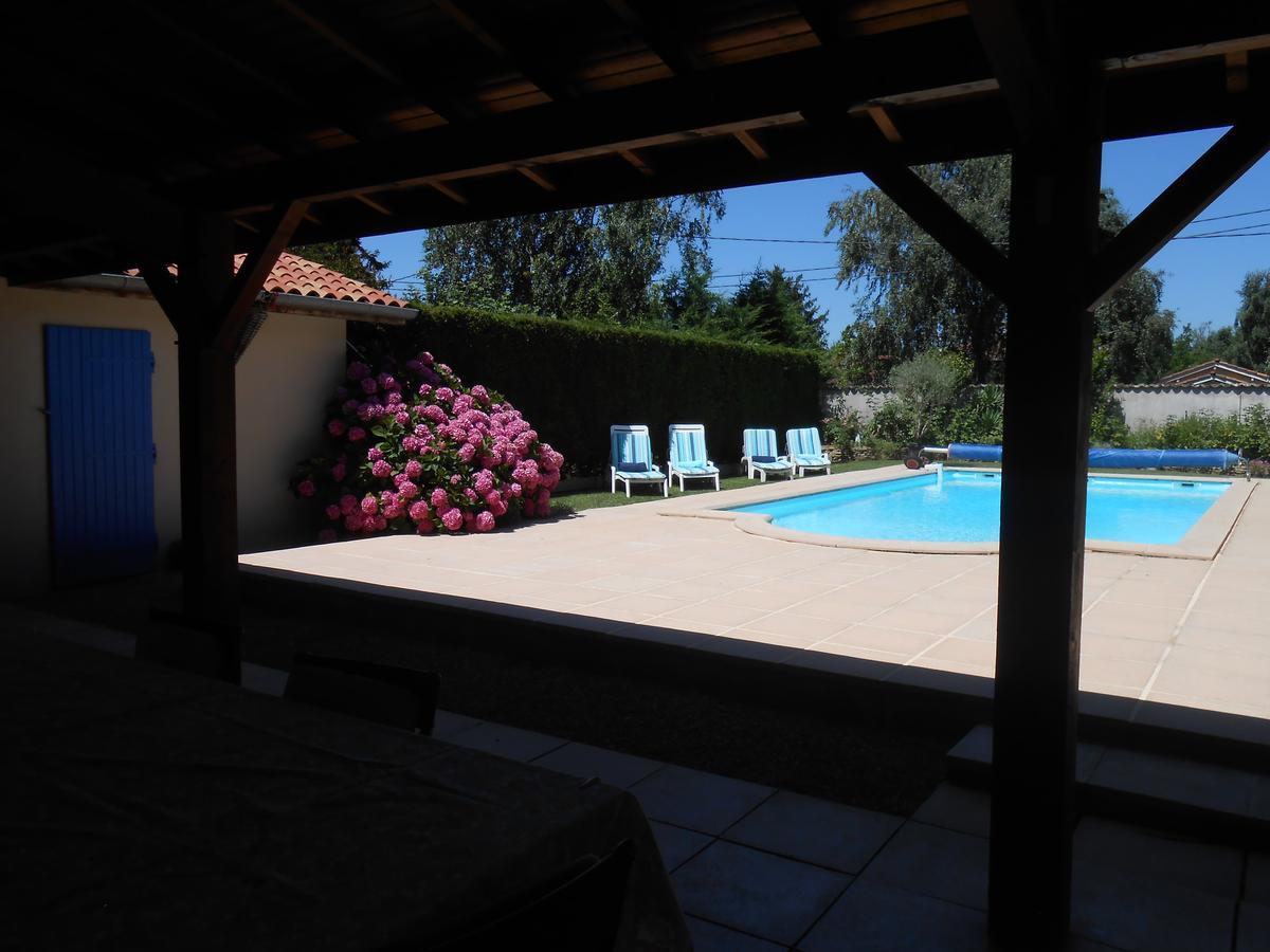 Bed and Breakfast Le Relais Du Grand Logis Civrieux Экстерьер фото