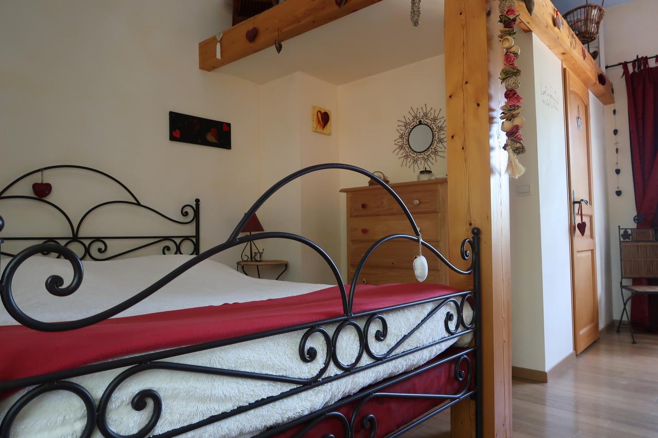 Bed and Breakfast Le Relais Du Grand Logis Civrieux Экстерьер фото