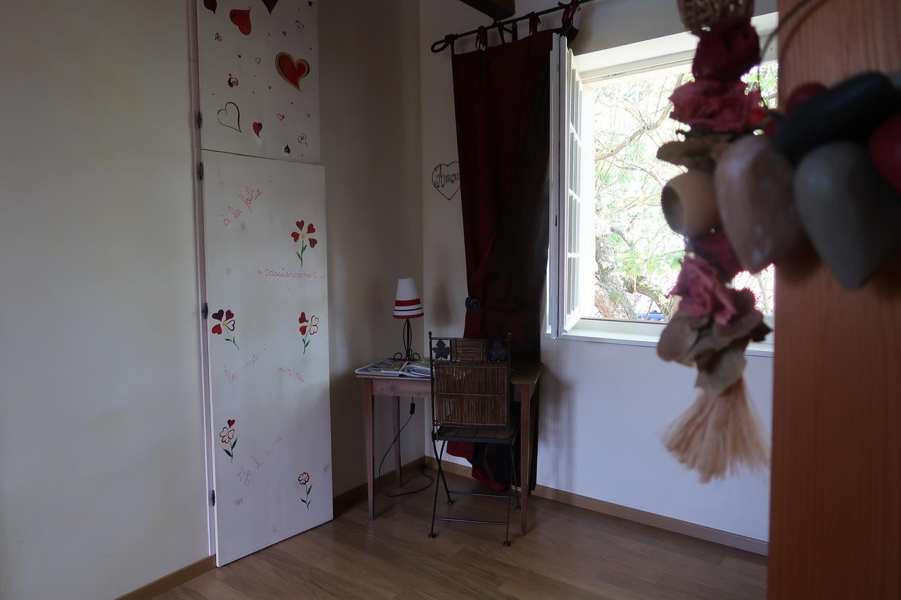 Bed and Breakfast Le Relais Du Grand Logis Civrieux Экстерьер фото